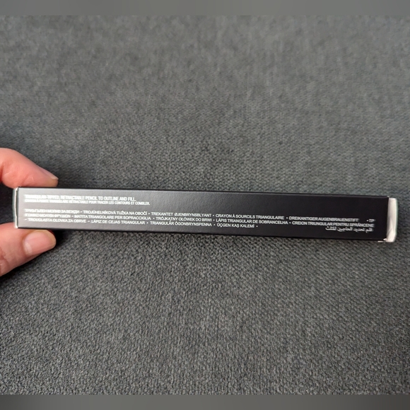 Anastasia Beverly Hills Brow Definer in Dark Brown - Picture 11 of 12